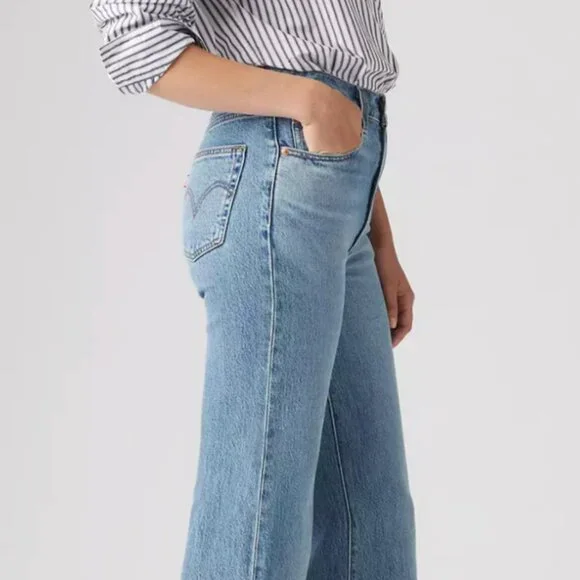 Levi's Ribcage Bell Jeans - Picture 2 of 8